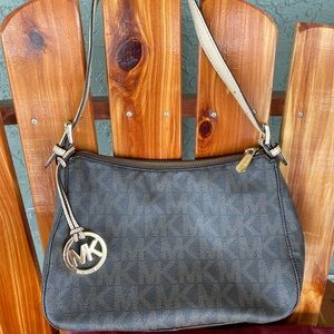 Michael Kors Jet Set Signature Small Shoulder bag